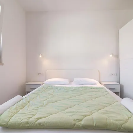 Apartment Beachfront Sisa *
