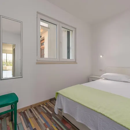 Beachfront Sisa Primosten