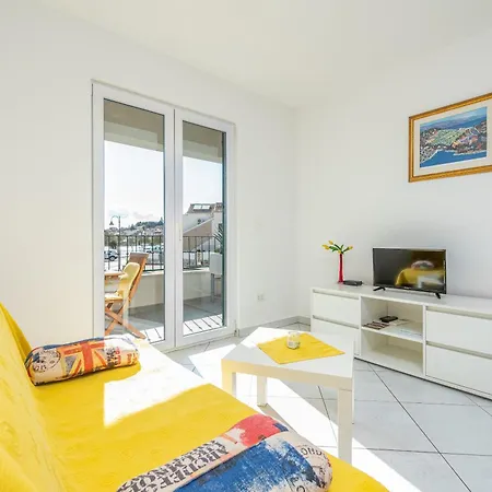 Beachfront Sisa * Primošten