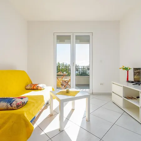 Beachfront Sisa Apartamento Primošten