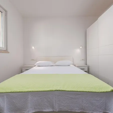 Appartement Beachfront Sisa *