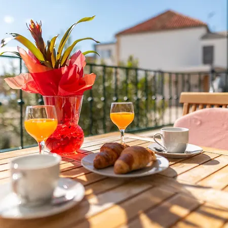 Beachfront Sisa Apartment *