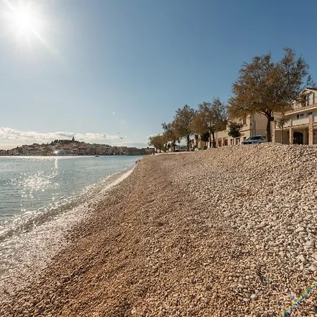 Beachfront Sisa Appartement