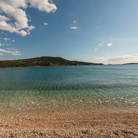 Beachfront Sisa Apartamento Primošten