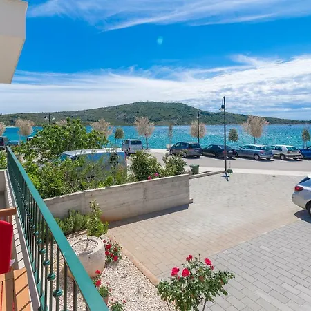 Appartement Beachfront Sisa Primošten