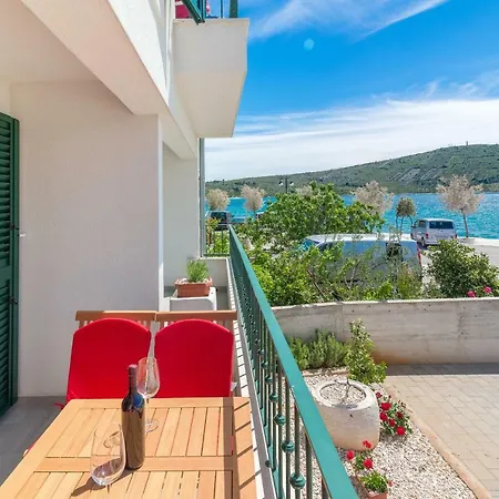 Beachfront Sisa Appartement