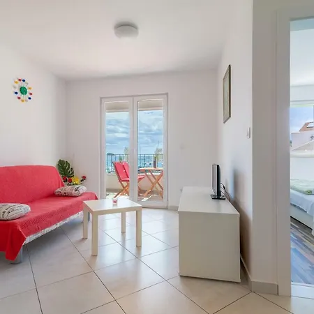 Apartment Beachfront Sisa *