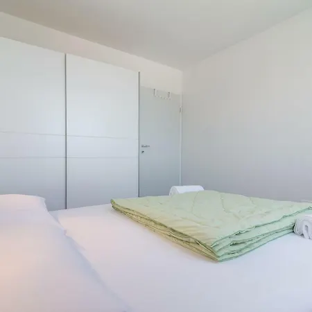 Beachfront Sisa Primosten