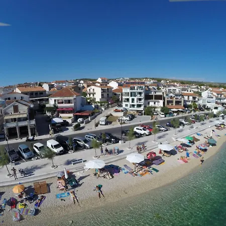 Appartement Beachfront Sisa
