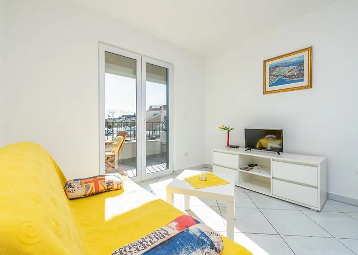 Beachfront Sisa * Primošten