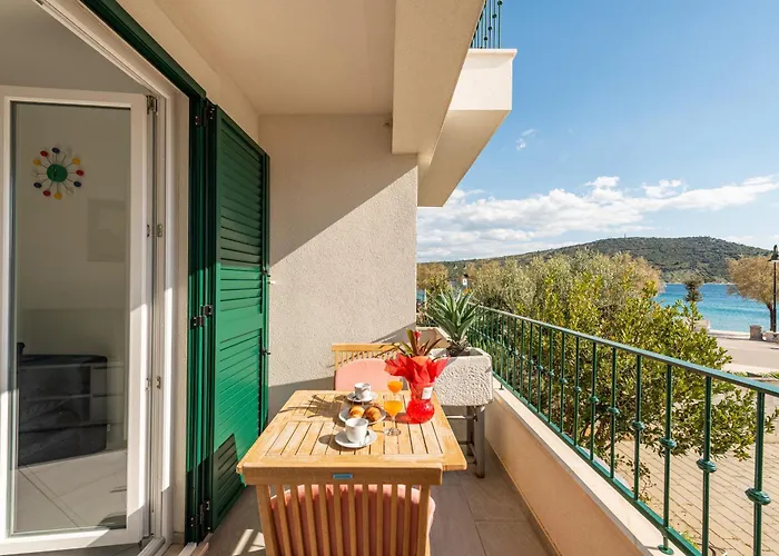 Appartement Beachfront Sisa *